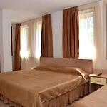 Семеен Хотел Къщата Hotel Devín