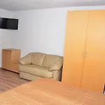 Семеен Хотел Къщата 2*