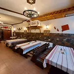 Hotel Семеен Хотел Къщата 2*