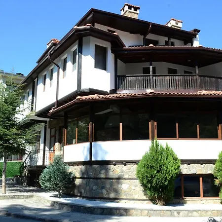 Семеен Хотел Къщата Hotell Devin