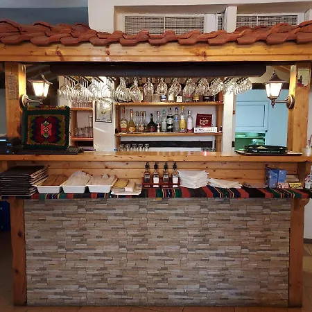 Hotel Семеен Хотел Къщата 2*