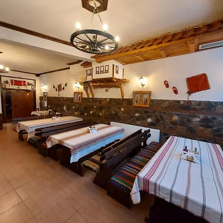 Hotell Семеен Хотел Къщата 2*