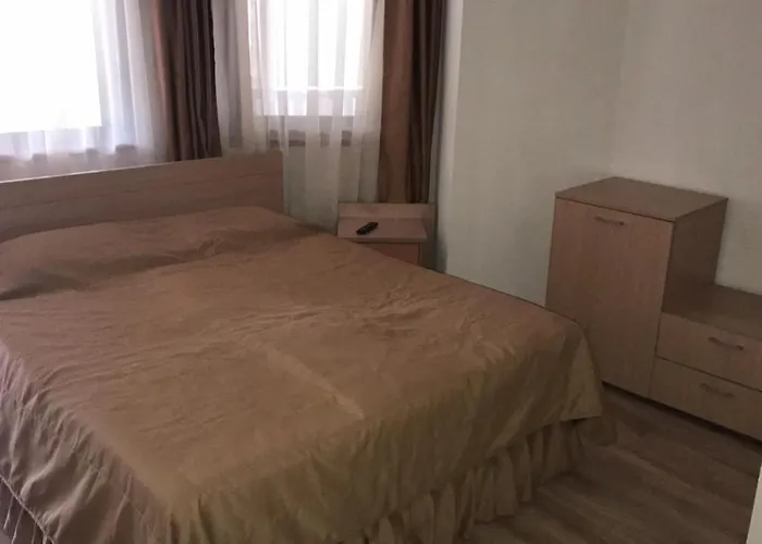 Семеен Хотел Къщата Hotel 2*