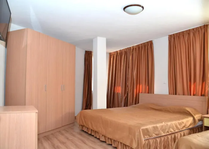 Семеен Хотел Къщата Devin