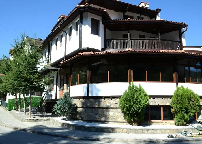 Семеен Хотел Къщата 2* Devin