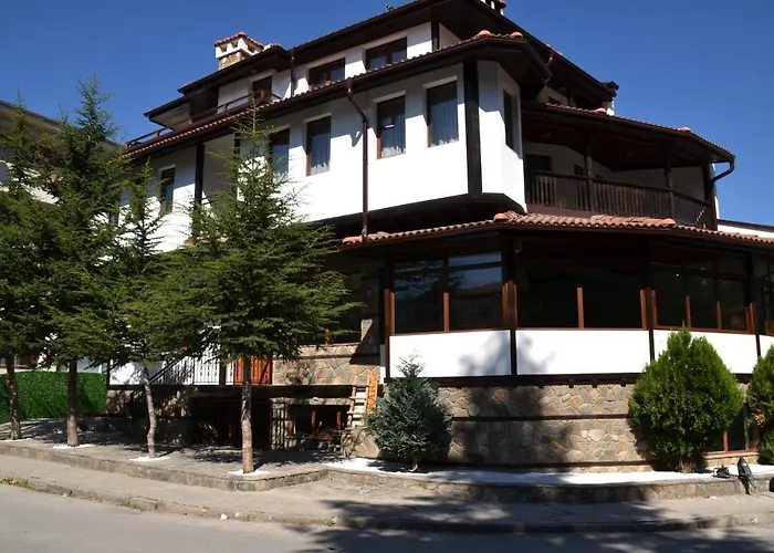 Семеен Хотел Къщата 2*