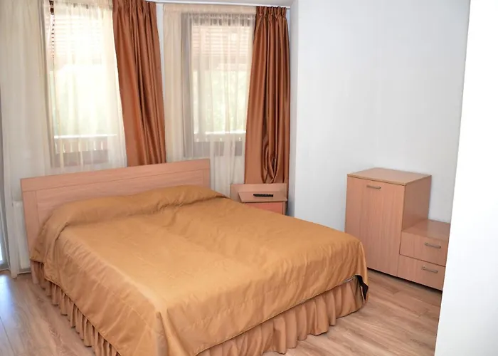 Hotel Семеен Хотел Къщата 2*